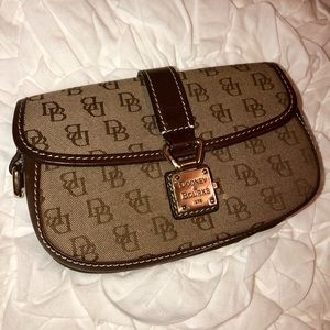 VINTAGE DOONEY & BOURKE CLUTCH HANDBAG